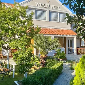 M Vera With Kitchen And Maison d'hôtes